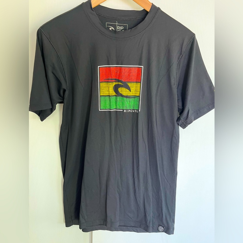 RIP CURL black shirt